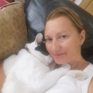 Image de profil de Estelle - Blooming Pets - Petsitting et garde d'animaux à domicile