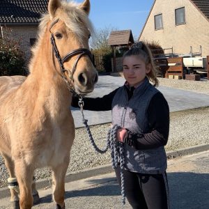 Images de profil de Coralie - Blooming Pets - Petsitting et garde d'animaux à domicile