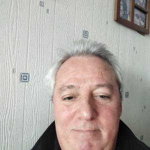 Images de profil de Yves - Blooming Pets - Petsitting et garde d'animaux à domicile