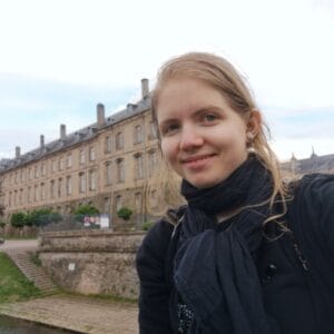 Image de profil de julia - Blooming Pets - Petsitting et garde d'animaux Ă domicile