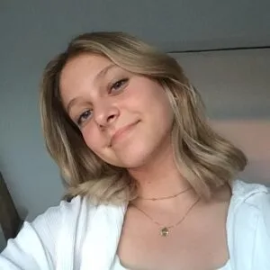 Image de profil de Clara - Blooming Pets - Petsitting et garde d'animaux à domicile