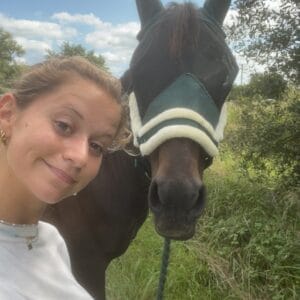Images de profil de Charlotte - Blooming Pets - Petsitting et garde d'animaux Ă domicile