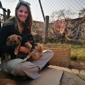 Images de profil de Camille - Blooming Pets - Petsitting et garde d'animaux Ă domicile