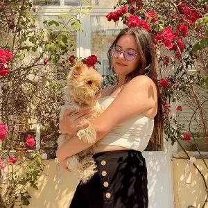 Image de profil de Eleonore - Blooming Pets - Petsitting et garde d'animaux à domicile