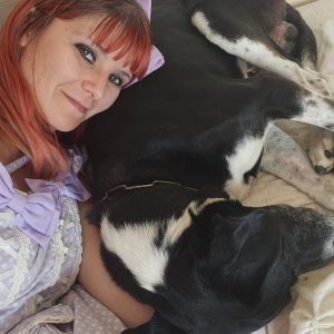 Images de profil de Laetitia - Blooming Pets - Petsitting et garde d'animaux à domicile