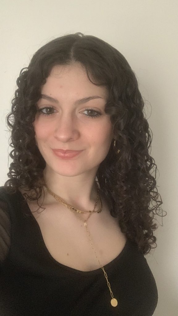 Image de profil de Manon - Blooming Pets - Petsitting et garde d'animaux à domicile
